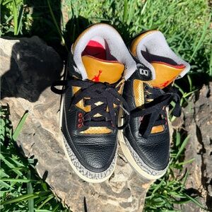 Nike Air Jordan 3 Retro 'Black Gold' - women Size US 7